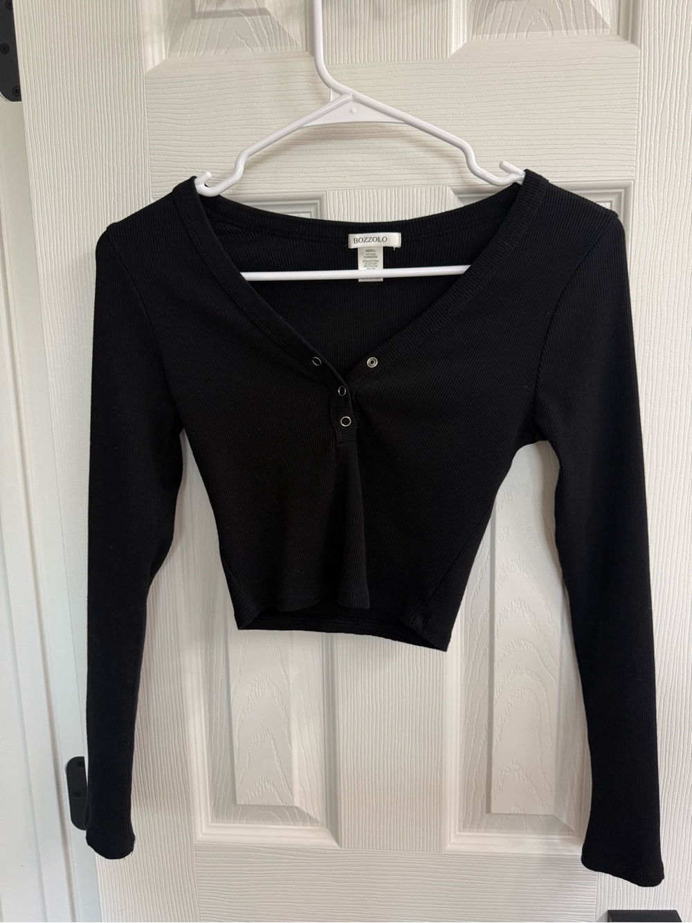 Bozzolo Black Ribbed Long-Sleeve Henley Crop Top